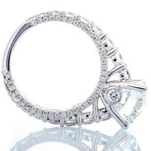Load image into Gallery viewer, 11.76ctw Shared Prong Set Big Beautiful Bridal Set