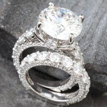 Load image into Gallery viewer, 11.76ctw Shared Prong Set Big Beautiful Bridal Set