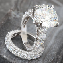 Load image into Gallery viewer, 11.76ctw Shared Prong Set Big Beautiful Bridal Set