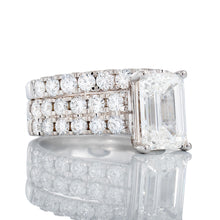 Load image into Gallery viewer, 5.00ctw Emerald Cut Lab Created Bridal Set
