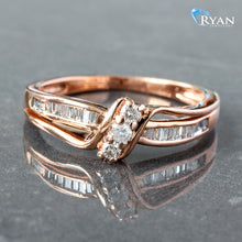 Load image into Gallery viewer, RING GR 10K 0.15CTW DIAMOND THREE STONE BAGUETTE CHANNEL CROSS OVER DESIGN
