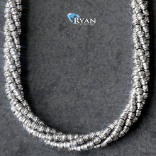 Load image into Gallery viewer, 4.50mm Diamond Cut Spiral Moon Chain
