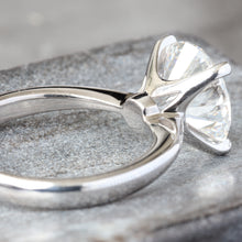 Load image into Gallery viewer, 3.05ctw Round Brilliant Cut Lab Created Diamond Solitaire 18kt
