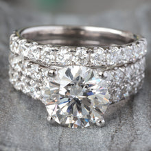 Load image into Gallery viewer, 5.00ctw Round Brilliant Lab Created Bridal Set
