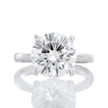 Load image into Gallery viewer, 3.05ctw Round Brilliant Cut Lab Created Diamond Solitaire 18kt
