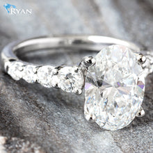 Load image into Gallery viewer, 3.75ctw Oval Solitaire with Graduated Round Diamond Shoulders

