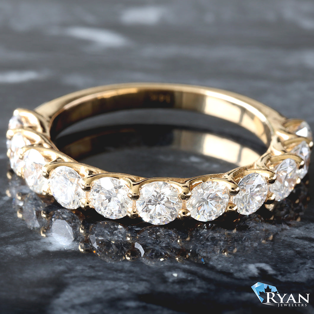 1.10ctw Brilliant Cut Shared Prong Set Scallop Band