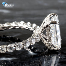Load image into Gallery viewer, 4.46ctw Radiant Solitaire Bubble Set Diamond Shoulders
