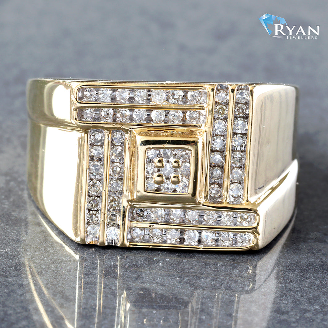 0.25CTW Natural Diamond Square Center With double Channel Interlocking Square Design Ring