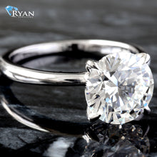Load image into Gallery viewer, 3.01ct Brilliant Cut Solitaire Ring
