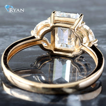 Load image into Gallery viewer, 2.15CTW LAB Emerald Center With Marquise Accents And High Polish Shoulders
