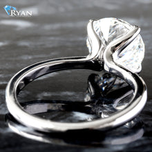 Load image into Gallery viewer, 3.03ctw Round Solitaire with Talon Basket Ring
