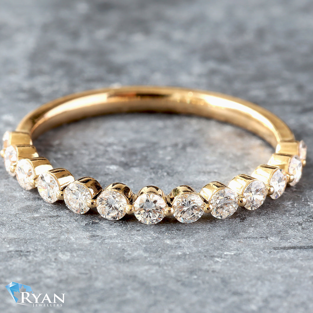 0.52ctw Round Cut 15 Stone Shared Prong Open Profile Band