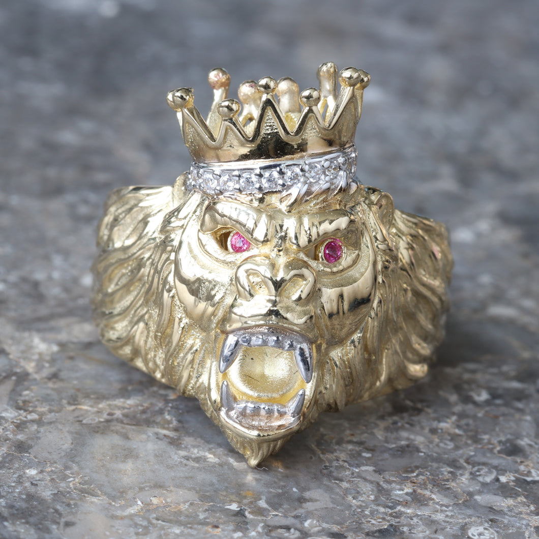 Roaring Gorilla W/ Crown King