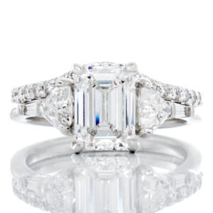 3.17ctw Emerald Solitaire with Trapezoid Cut Sides Bridal Set