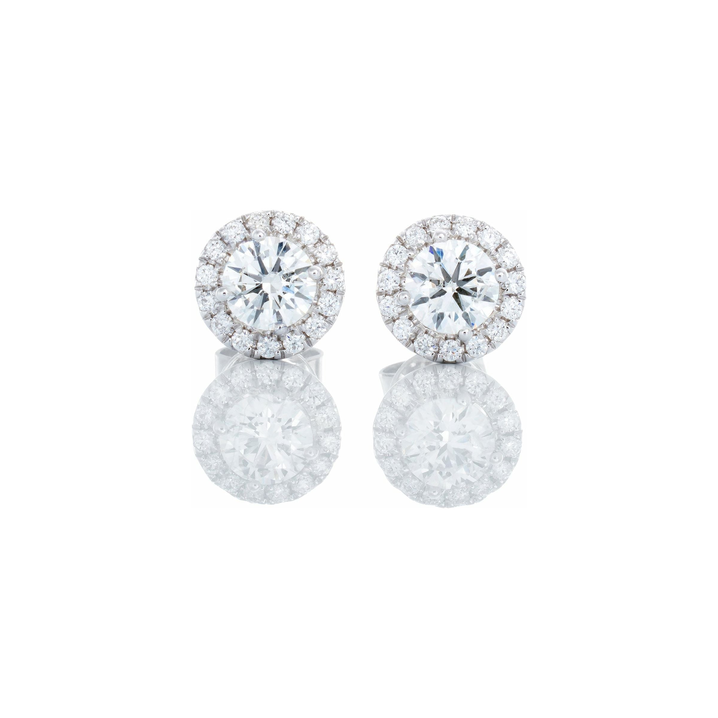 1.02ctw Round Brilliant Solitaire with Round Diamond Halo 18k White Gold