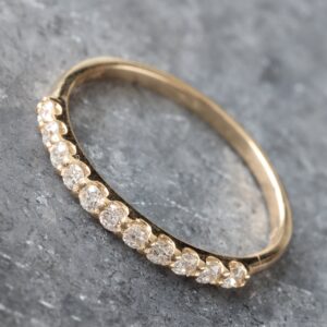 0.22ctw Eleven Stone Shared Prongs Diamond Band