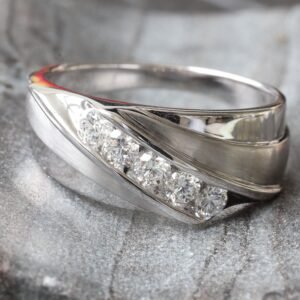 0.50ctw Lab Diamond Five Round Angle Channel Set with Grooved Lines Band