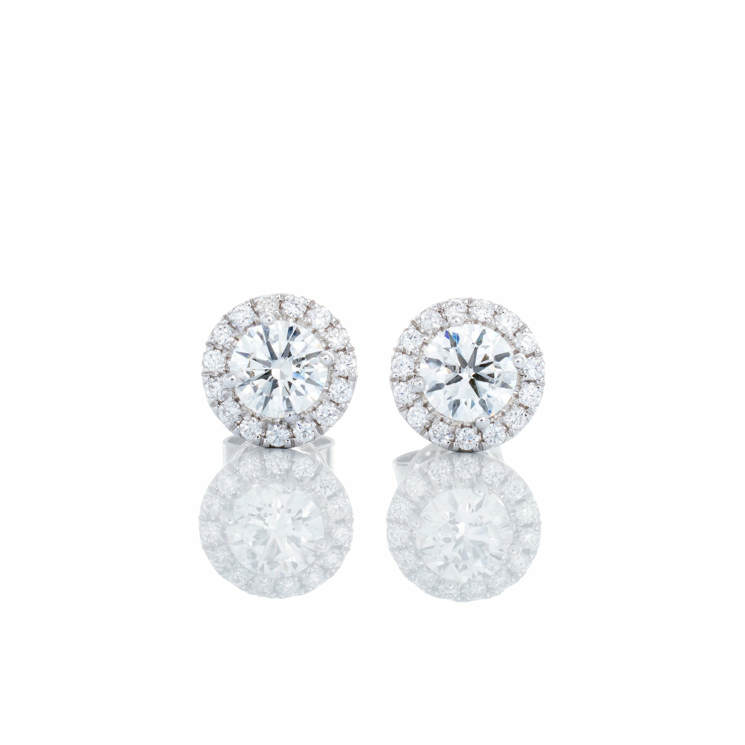 1.02ctw Round Brilliant Solitaire with Round Diamond Halo 18k White Gold