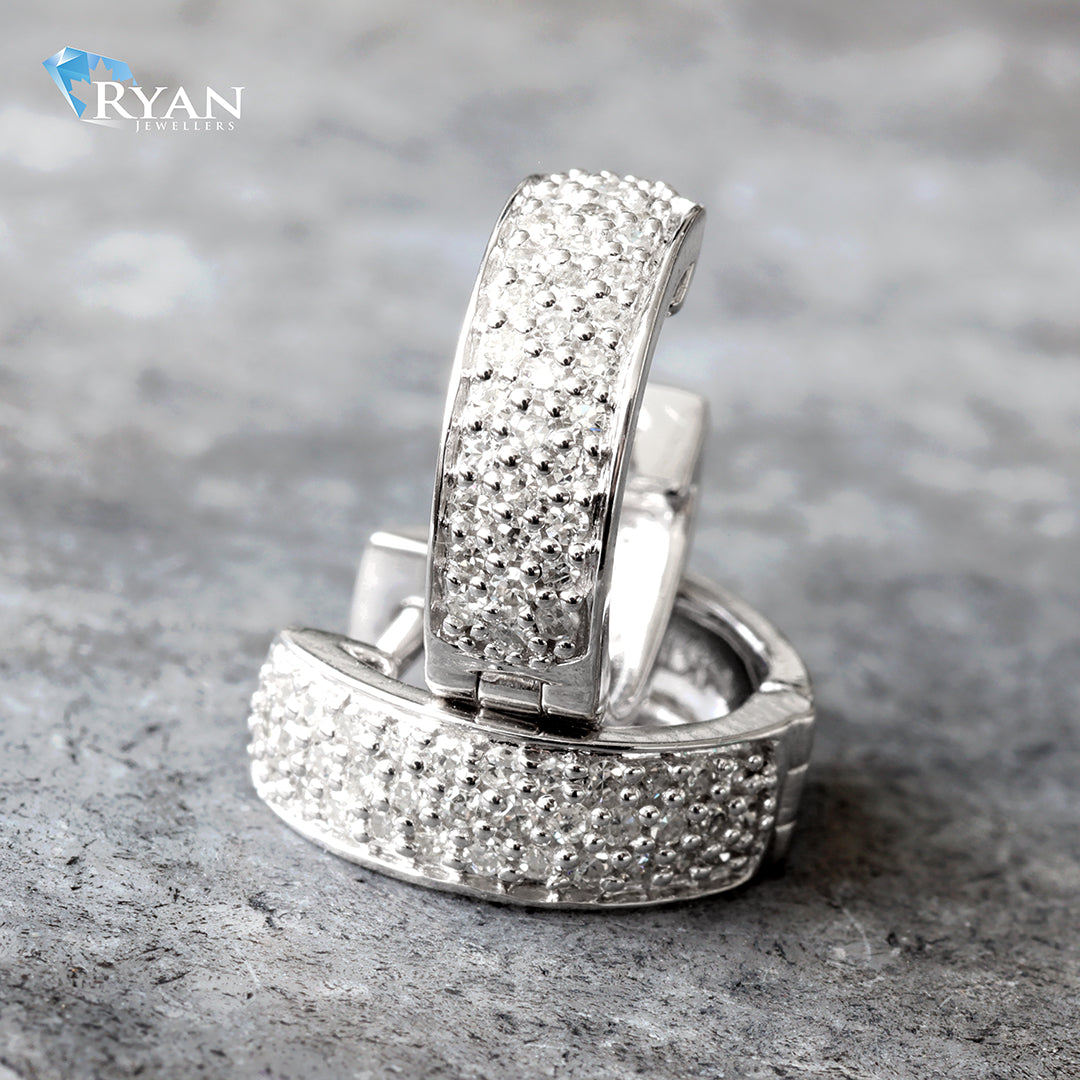 EARRING GW 10K 0.25CTW THREE ROW PAVE ROUND HUGGIE HOOPS