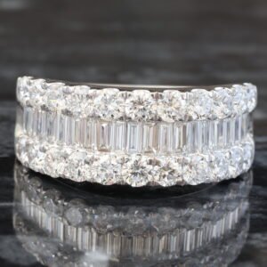 LAB RING GW 10K 2.00CTW THREE ROW BAND WITH BAGUETTE CUT CENTER & ROUND CUT EDGES