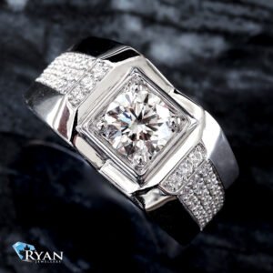 1.85ctw Round Diamond Solitaire Square Table Top Setting Three Row Graduated Round Cut Shoulders Ring 10K White Gold