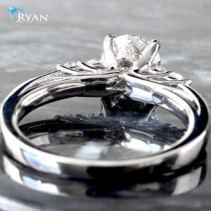 LAB RING GW 18K 1.27CTW ROUND BRILLIANT CENTER WITH DOUBLE ROUND SHARED PRONG ACCENTS PER SIDE HP SHOULDERS